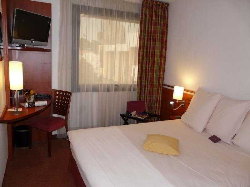 Ibis Styles Nice Cap 3000 Aeroport Saint-Laurent-du-Var Dış mekan fotoğraf